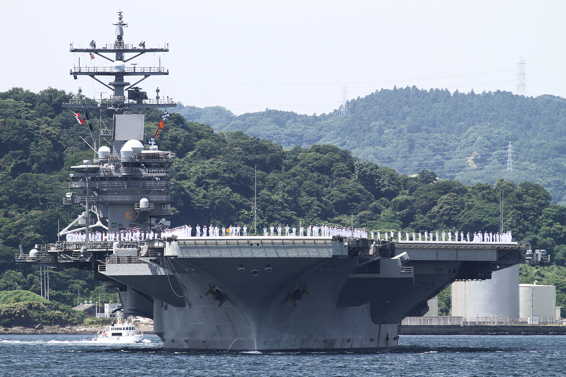 2016年６月４日横須賀を出港するロナルド・レーガンUSS Ronald Reagan CVN-76