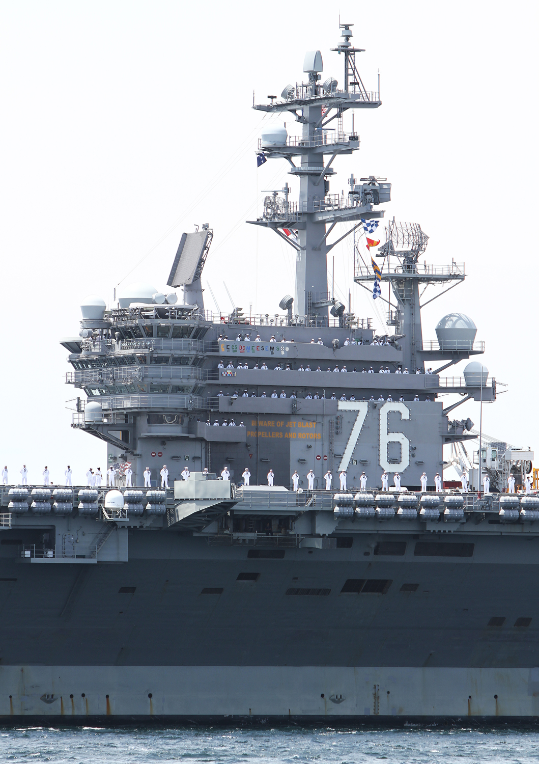 2016年６月４日横須賀を出港するロナルド・レーガンUSS Ronald Reagan CVN-76