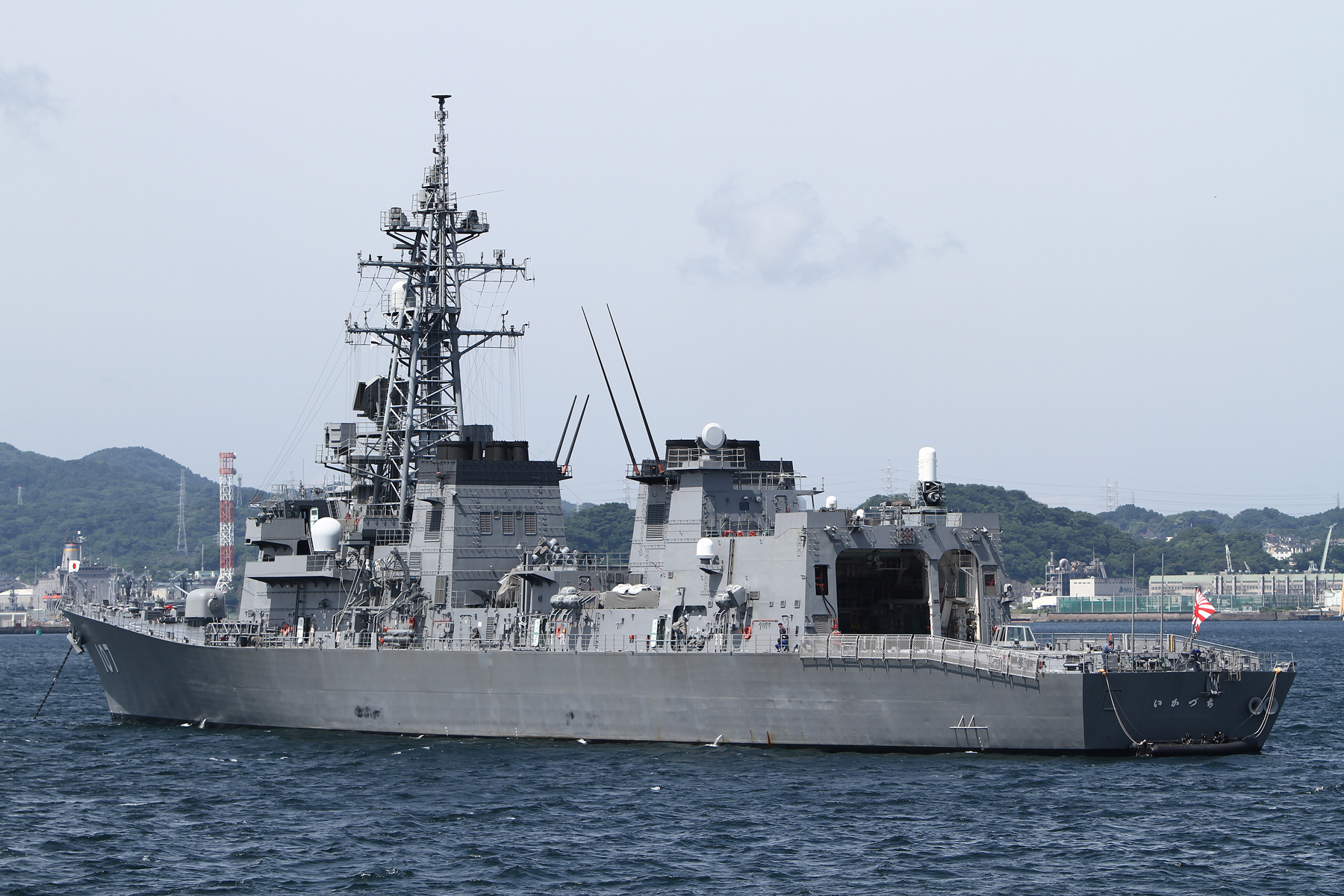 2016年６月４日　横須賀に停泊する護衛艦いかづちJS Ikazuchi DD107