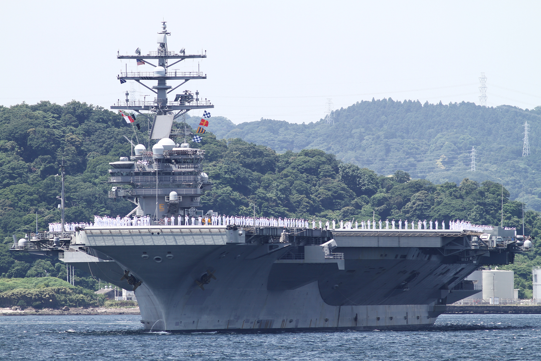 2016年６月４日横須賀を出港するロナルド・レーガンUSS Ronald Reagan CVN-76