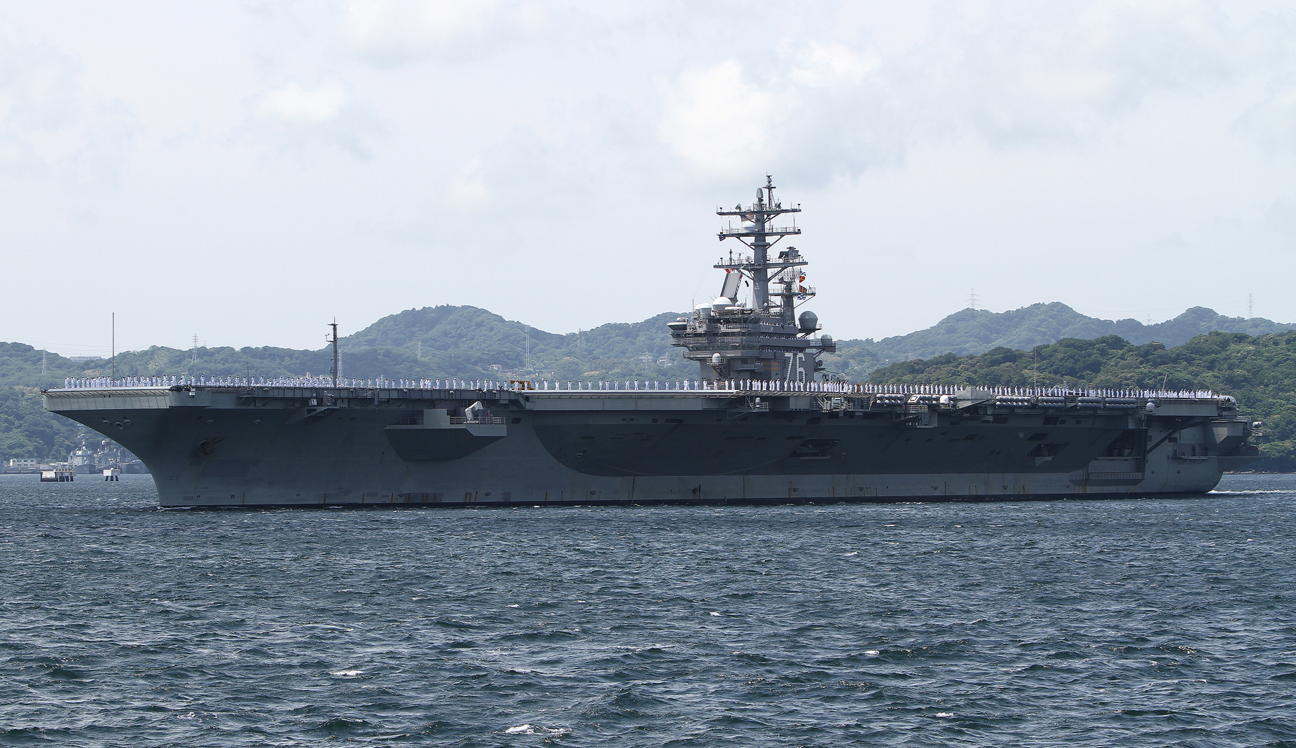 2016年６月４日横須賀を出港するロナルド・レーガンUSS Ronald Reagan CVN-76