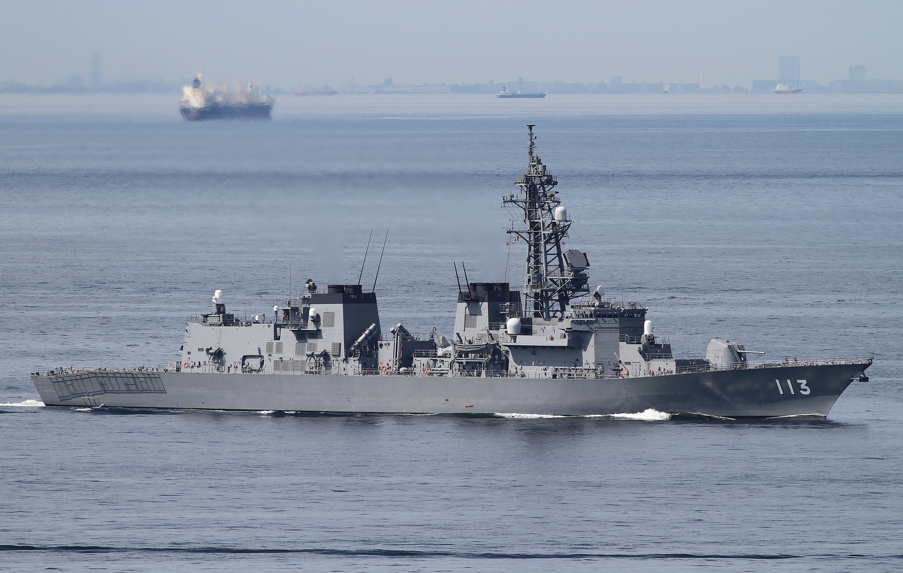 2016年６月14日　浦賀水道航路を南航する護衛艦さざなみJS Sazanami DD113