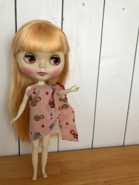 洋服がないのであまり生地でくるまれたbunちゃん
