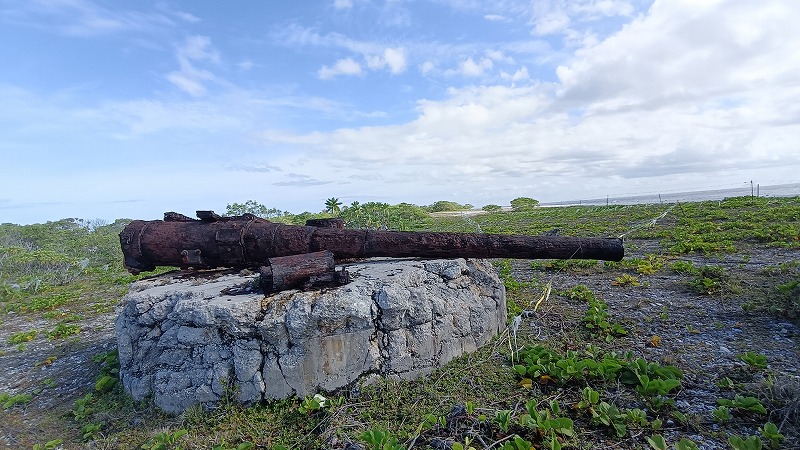 南鳥島（マーカス島）の戦跡と慰霊碑 - 小笠原諸島・母島ジャイアン