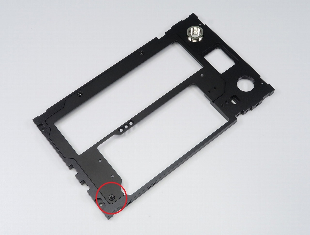 ミニマリストはボタンも嫌う？！】FormD社 PCケース「T1」をレビュー