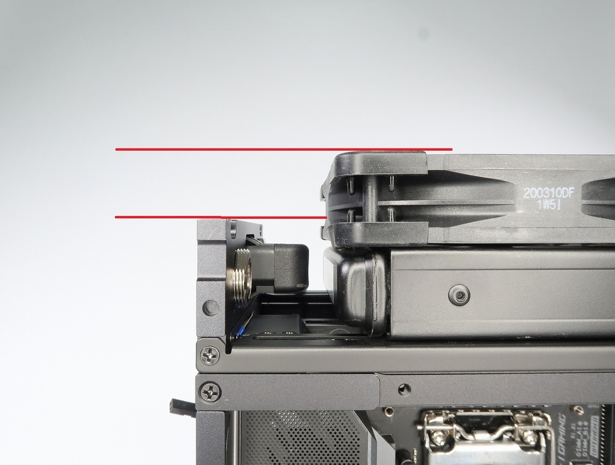 ミニマリストはボタンも嫌う？！】FormD社 PCケース「T1」をレビュー