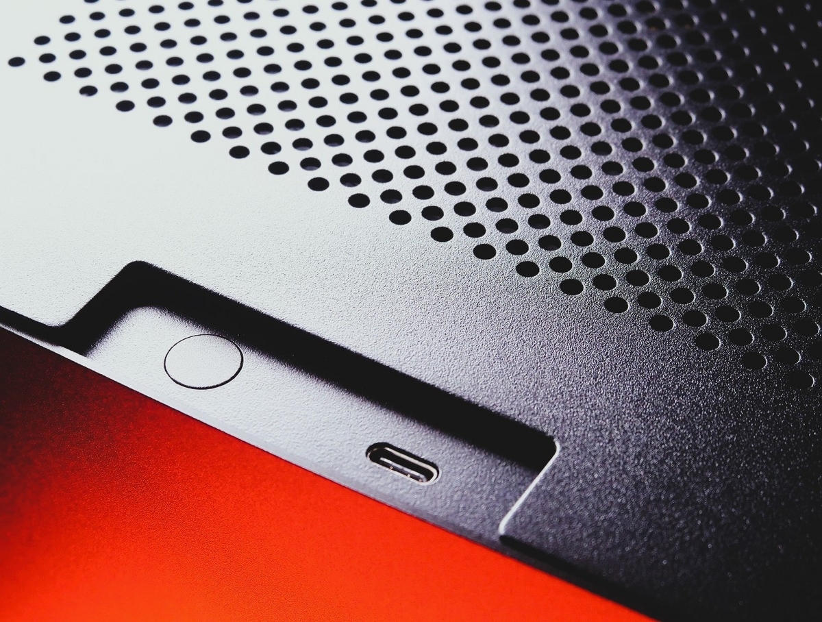 UPSIDE DOWN!】Dan Cases社 小型PCケース「C4-SFX v1」を UPSIDE DOWN!】Dan Cases社 小型PCケース「C4-SFX v1」を