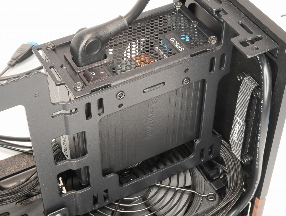 ゲーム要素皆無!】Fractal Design社 小型PCケース「Terra」を ゲーム要素皆無!】Fractal Design社 小型PCケース「Terra」を