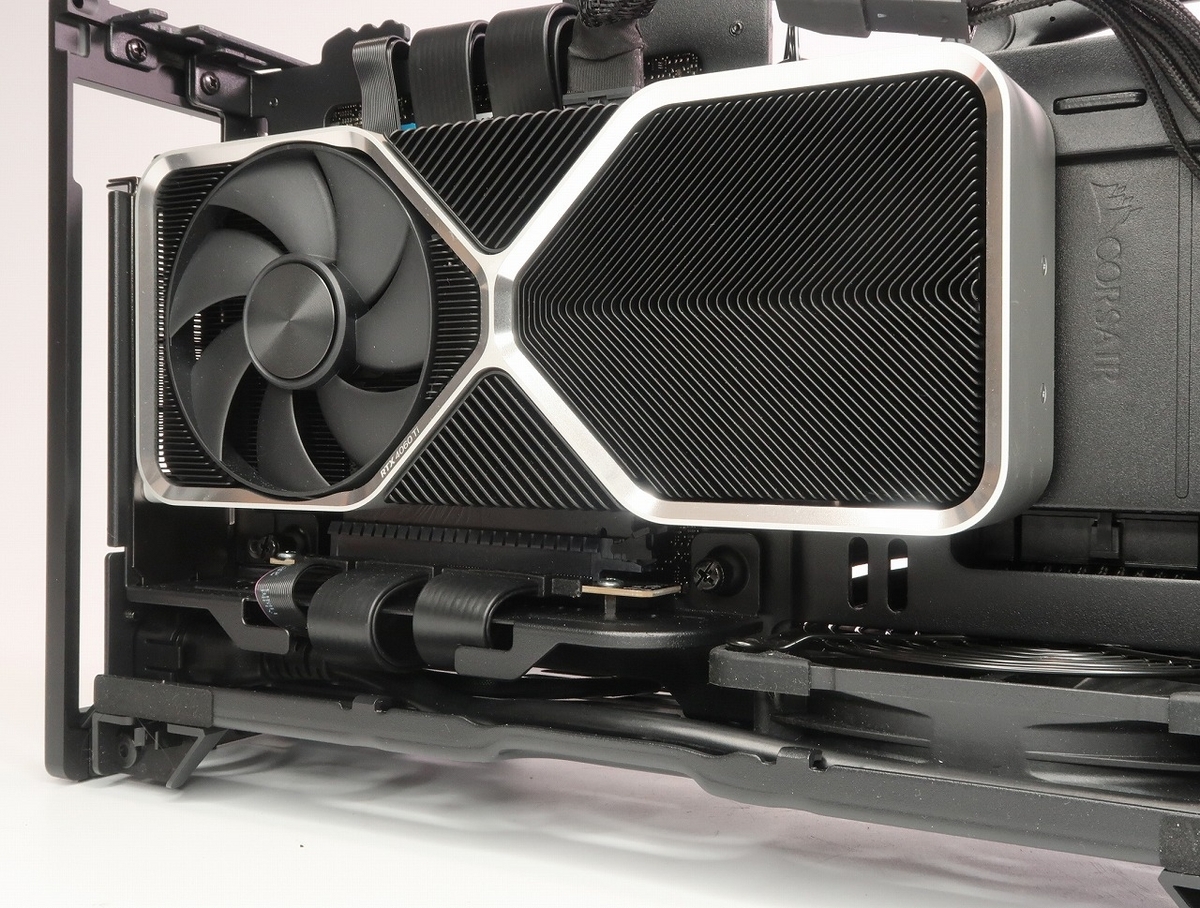 ゲーム要素皆無!】Fractal Design社 小型PCケース「Terra」を ゲーム要素皆無!】Fractal Design社 小型PCケース「Terra」を