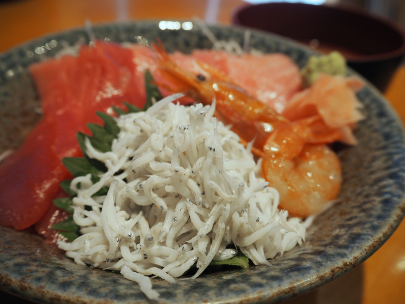 たっぷり乗っている釜揚げしらす