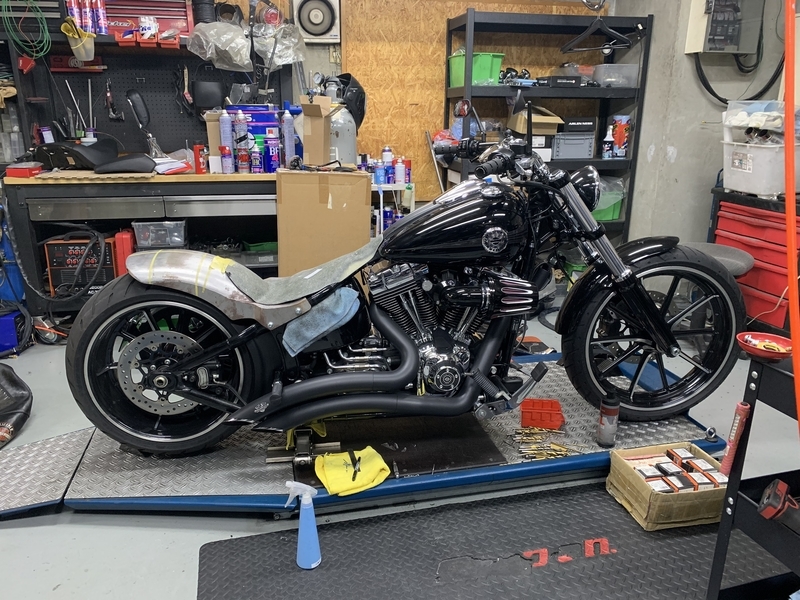 2015 FXSB Thunderbike リアフェンダー シート制作 - CHICS blog