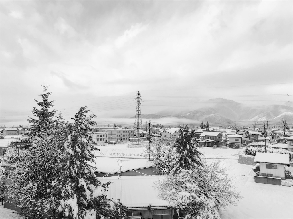 湿雪と雷の朝 長野県大町市 都会より田舎が好き 湿雪と雷の朝 長野県大町市 都会より田舎が好き