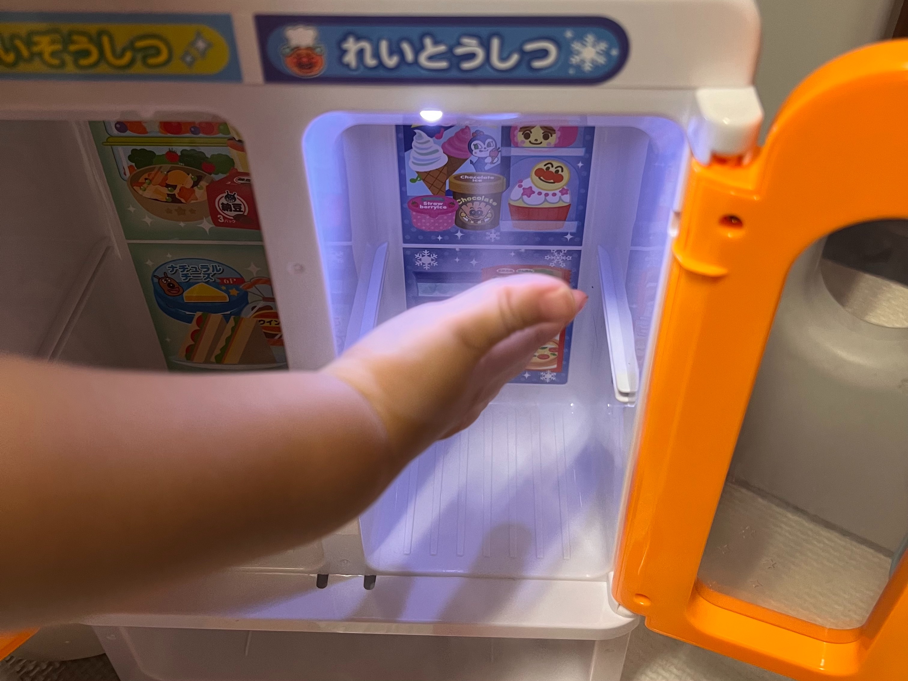 アンパンマン冷蔵庫の購入レビューと取扱説明書「冷気がシュ