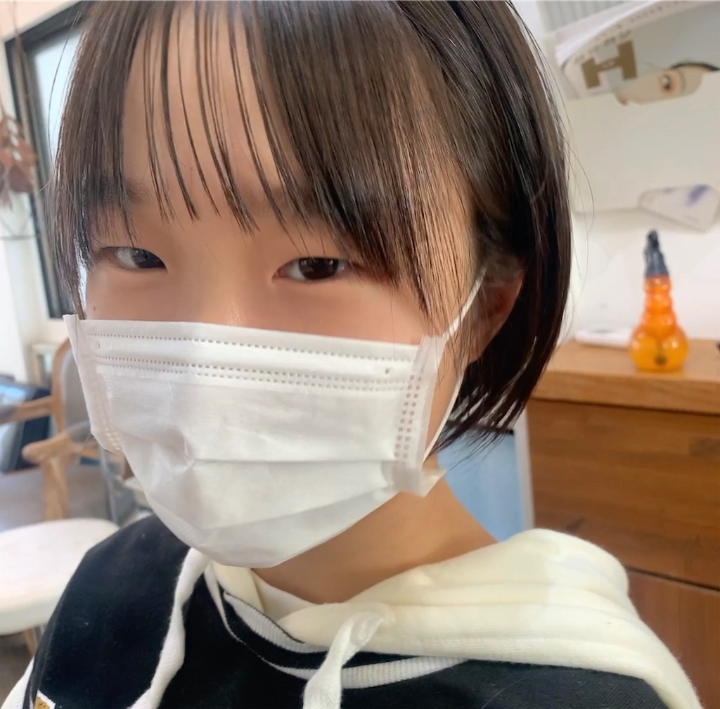 ティーンズの 前髪デザイン 顔まわりのデザインカットにこだわり Hairstylistでworking Mama Lifestyle Diary ティーンズの 前髪デザイン 顔まわりのデザインカットにこだわり Hairstylistでworking Mama Lifestyle Diary