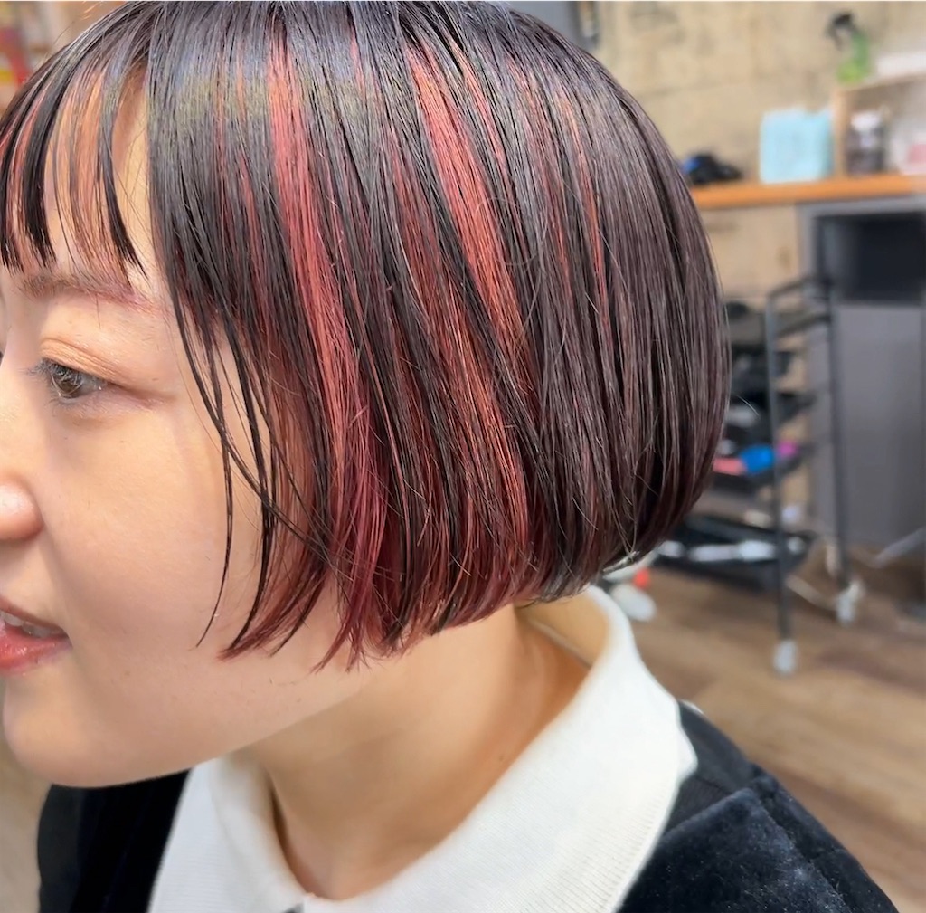 ショートボブでもミックスデザインカラー【ピンクとダークブラウン