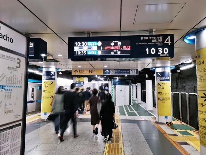 茅場町駅の東西線ホーム