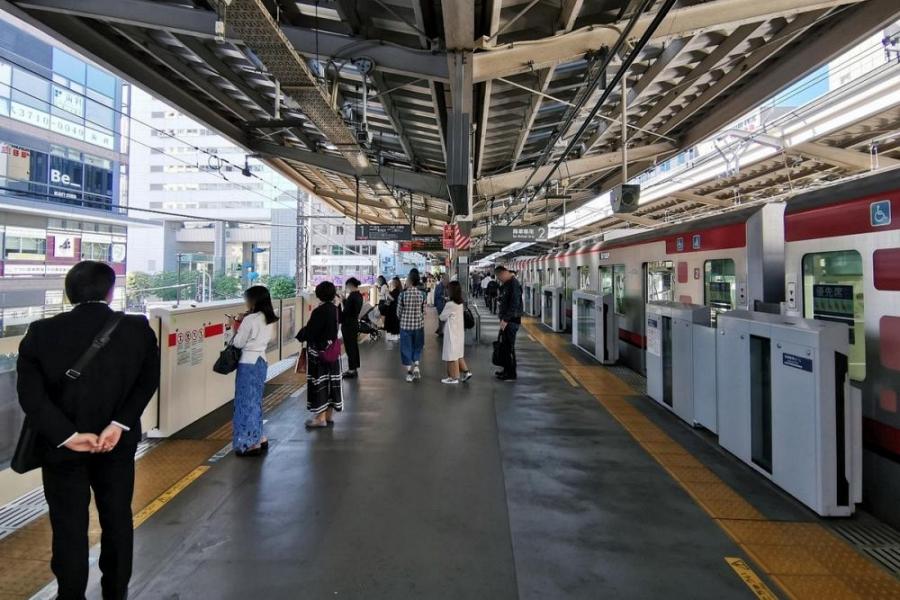 中目黒駅で日比谷線から東横線に乗り換える時に撮影した写真