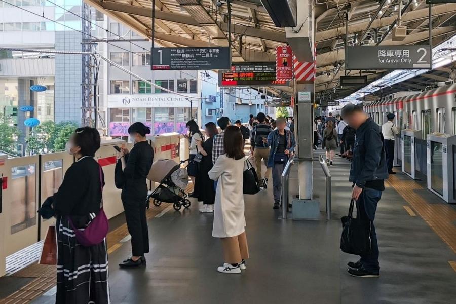 中目黒駅で日比谷線から東横線に乗り換える時に撮影した写真