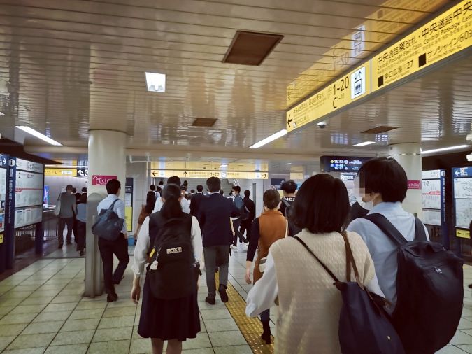 池袋駅の丸ノ内線のホーム