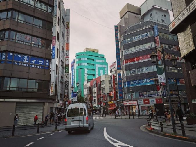 池袋駅西口（北）の周辺風景
