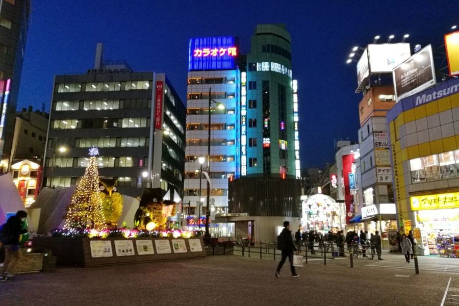 池袋西口（中央）の夜の風景