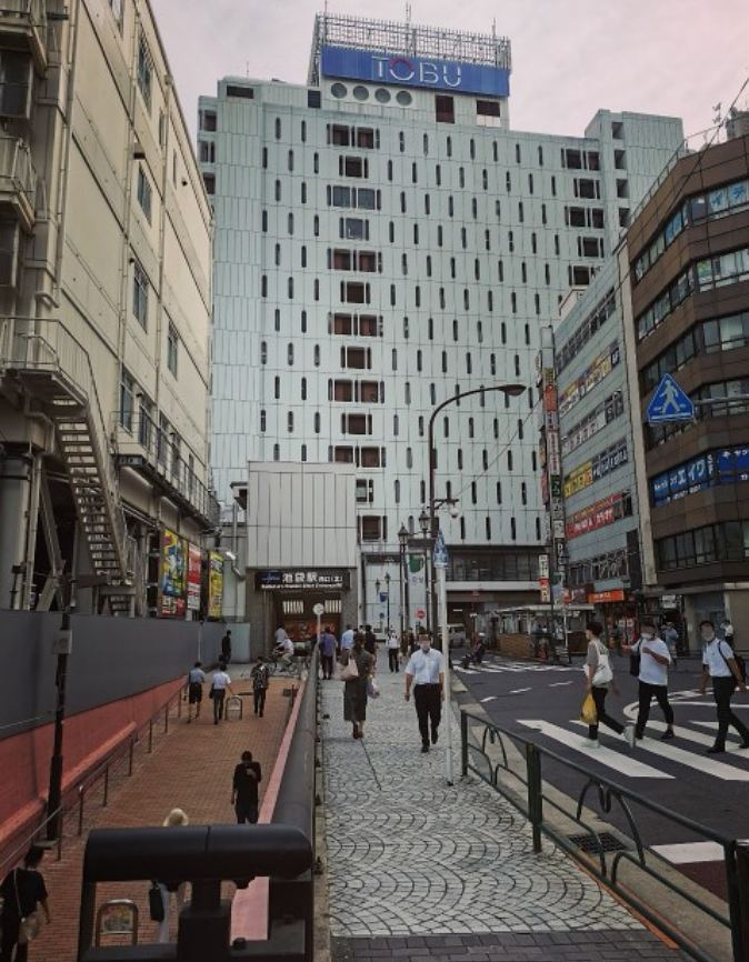 池袋駅西口（北）の周辺風景