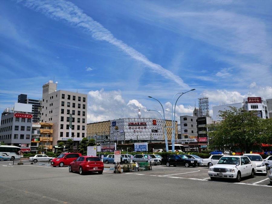 JR松山駅前の写真（2021年時点）
