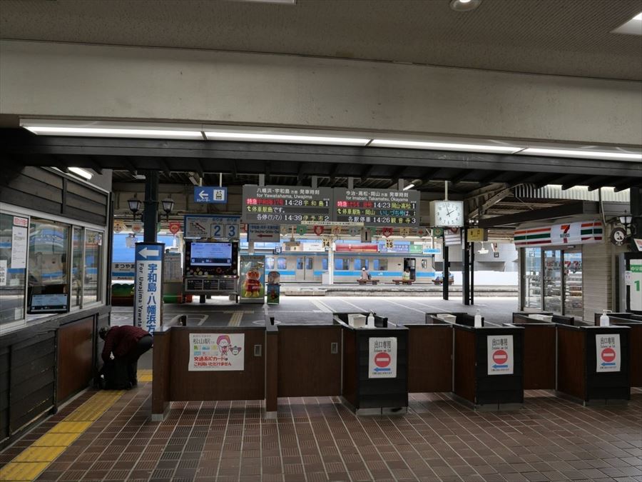 JR松山駅改札口の写真（2021年時点）