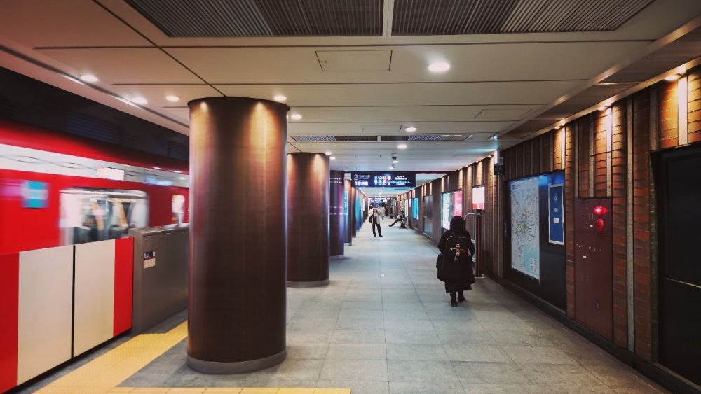 大手町駅のホーム