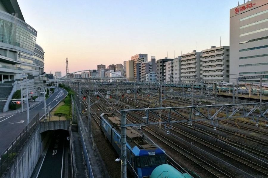 さいたま新都心駅 東西自由通路からの風景