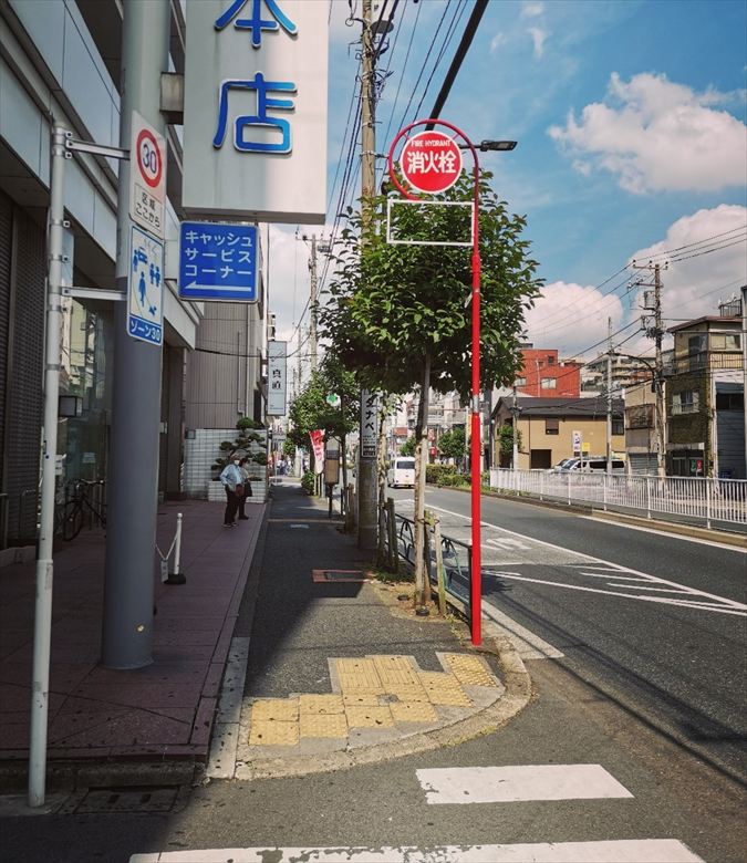 住吉駅 A1出口の前で撮影した写真