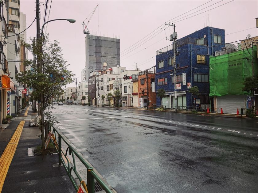 住吉駅 B1出口の前で撮影した風景