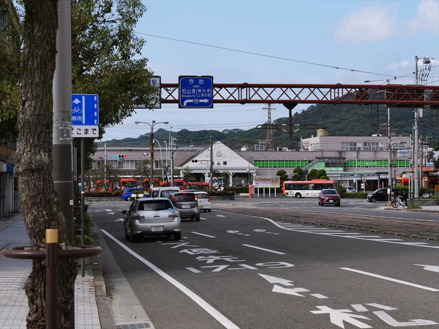 JR松山駅の新駅舎の写真