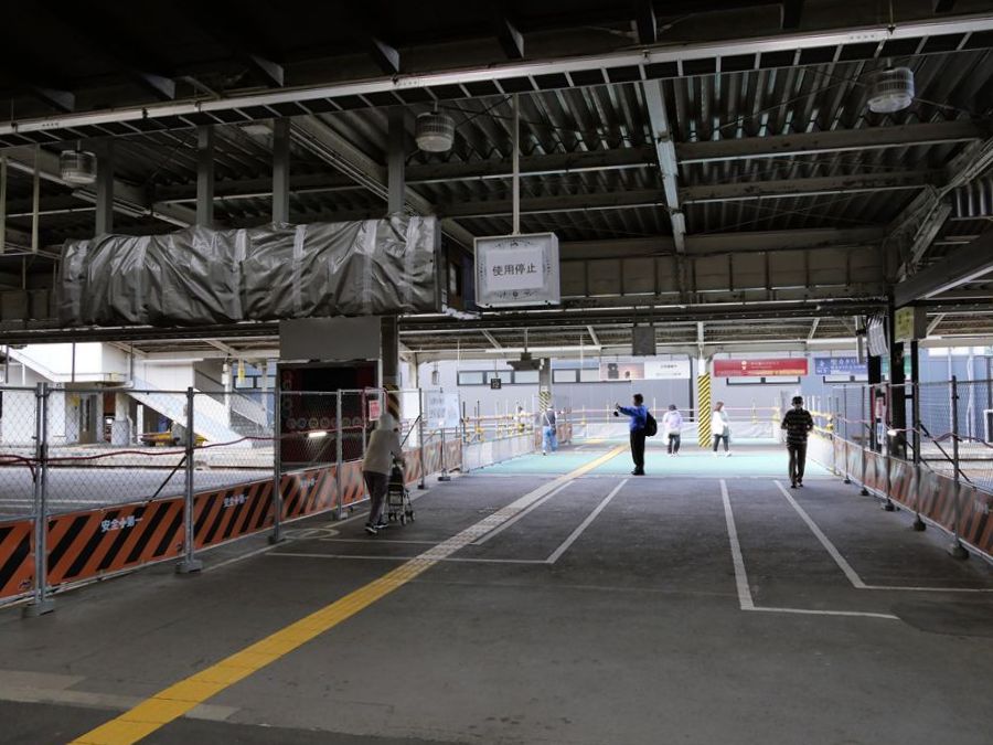 JR松山駅の新駅舎の写真（構内）