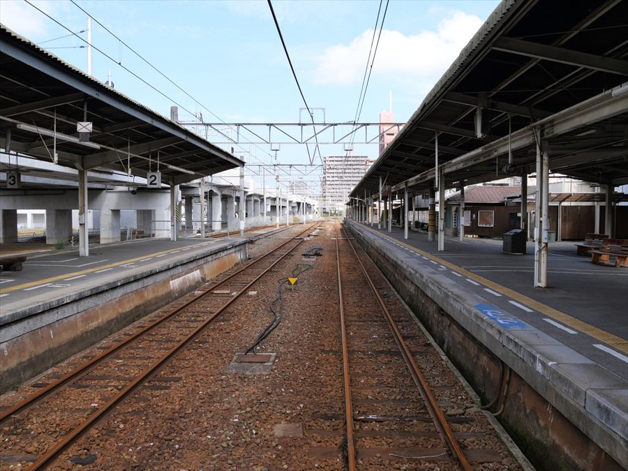 JR松山駅の新駅舎の写真（構内）