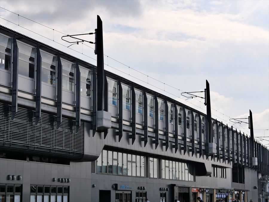 JR松山駅の新駅舎の西口