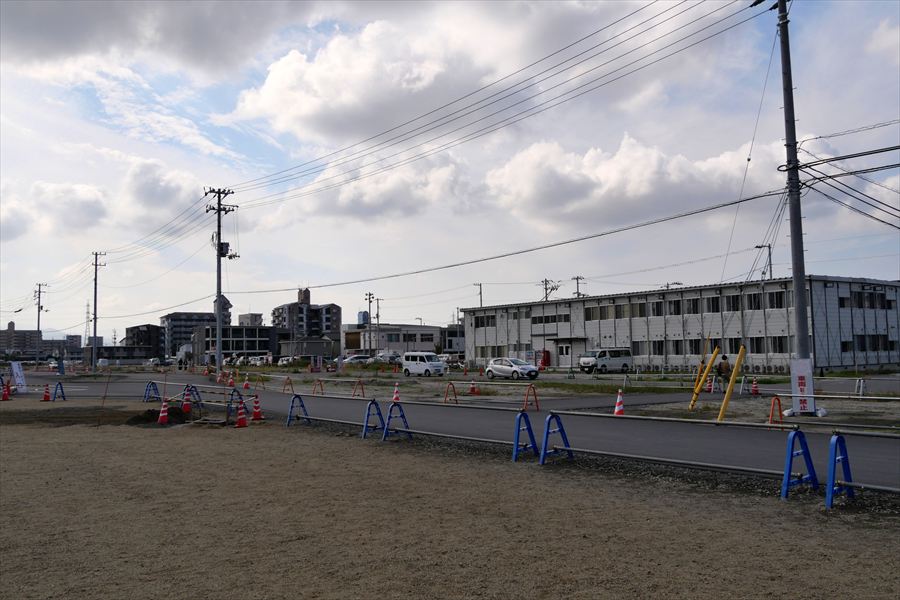 JR松山駅の新駅舎の西口前の風景