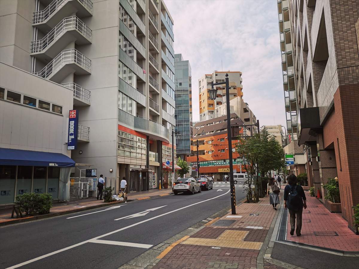 練馬駅から千川通りへと向かう