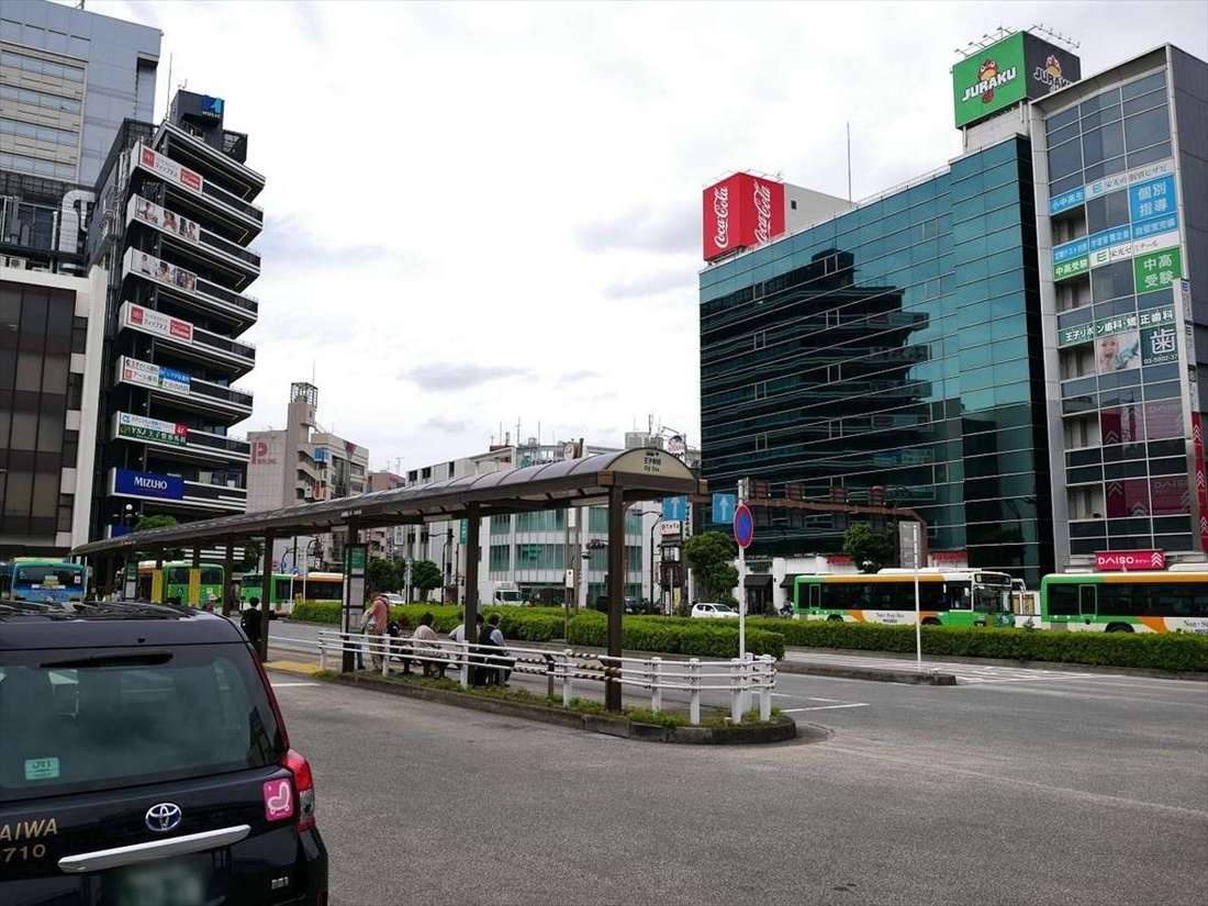JR王子駅の北口周辺の風景写真