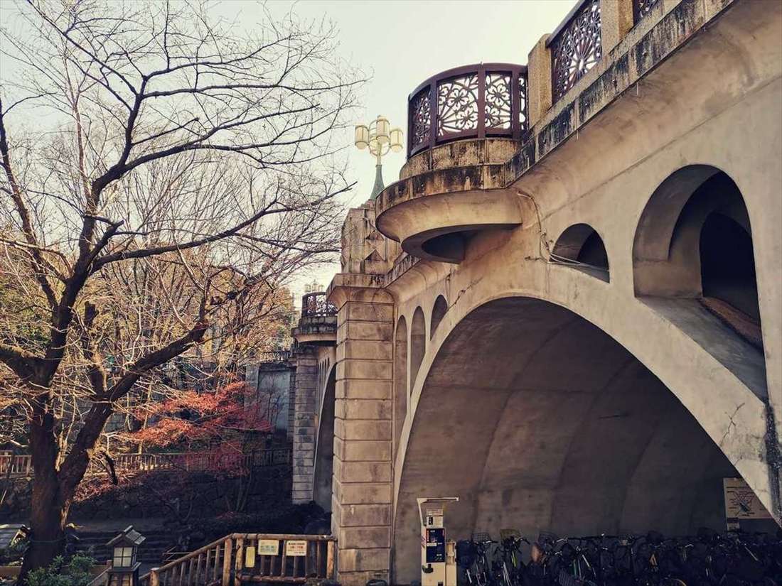 JR王子駅の親水公園口周辺の風景写真