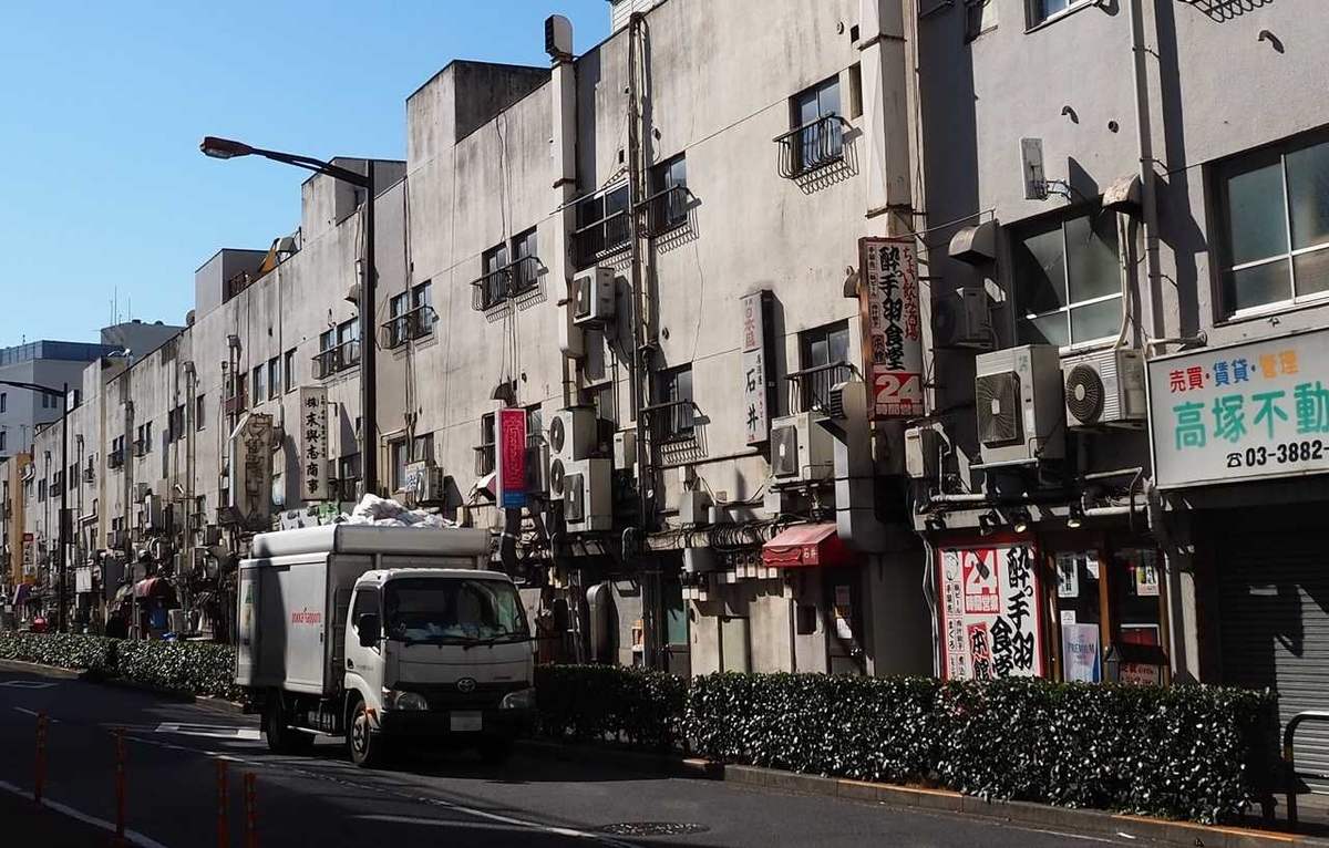 千路通り沿いの商店街
