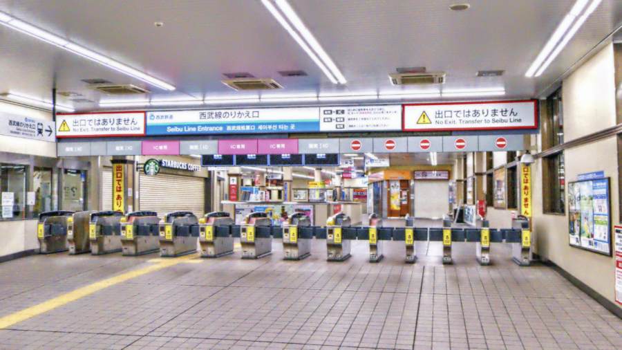 高田馬場駅の西武線のりかえ口の改札
