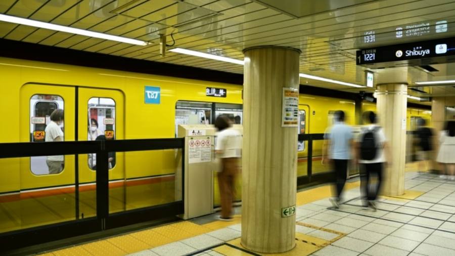 新橋駅の銀座線ホーム