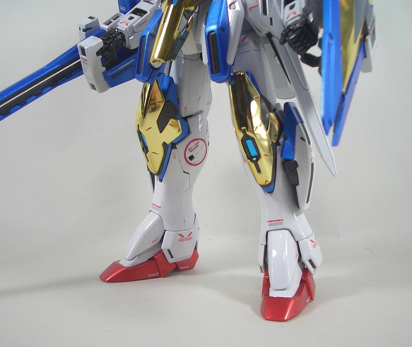 MG V2アサルトバスターガンダムVer.Ka［チタニウムフィニッシュ］ 完成