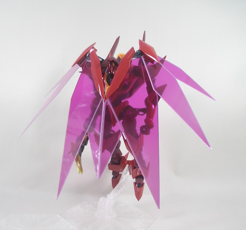紅蓮聖天八極式　HG 未組立 コードギアス：“紅き翼”HG 紅蓮聖天八極式 完全新規造形で立体化