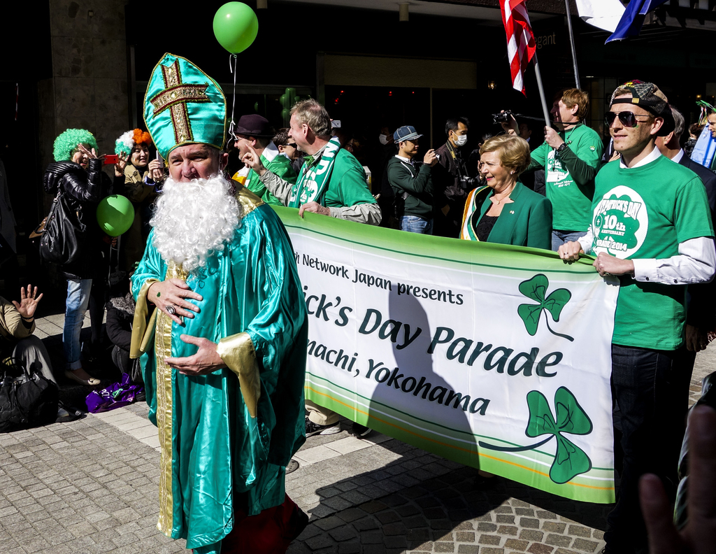 セント パトリックス デイ 世界が緑に彩られる日 アイルランドのお祭り 山と愛蘭土 Sliabh Eire