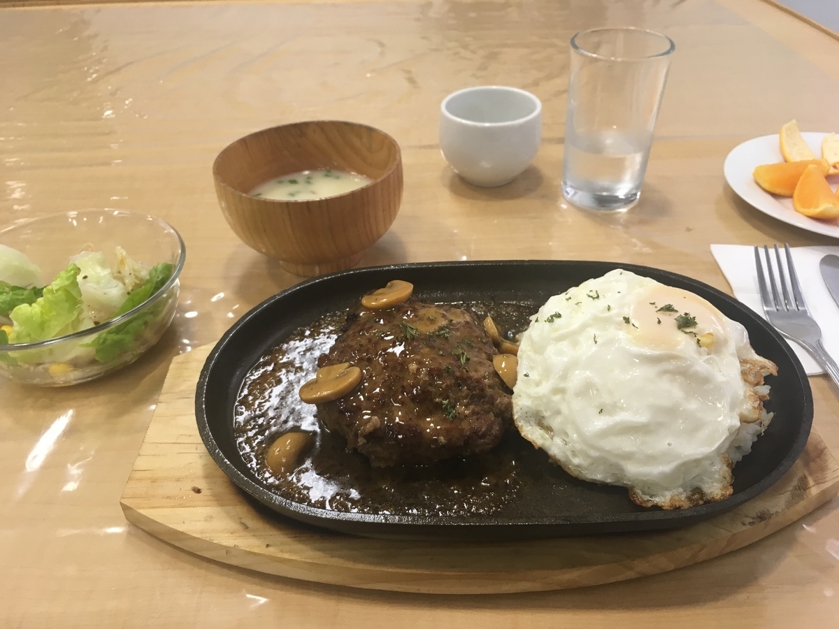 船内の食事