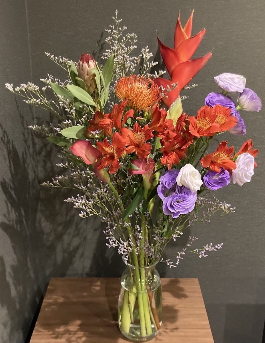 花を飾る 14 エキゾチックな花束 ようおまいりでした