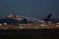 [TAMRON A09][飛行機][空港]伊丹スカイパークより