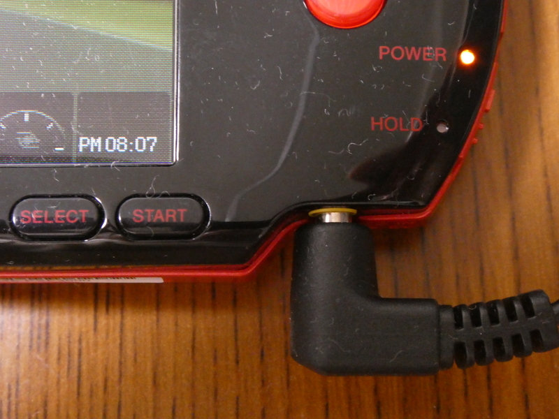 PSP本体とカセット6点と充電器 15877.jpg
